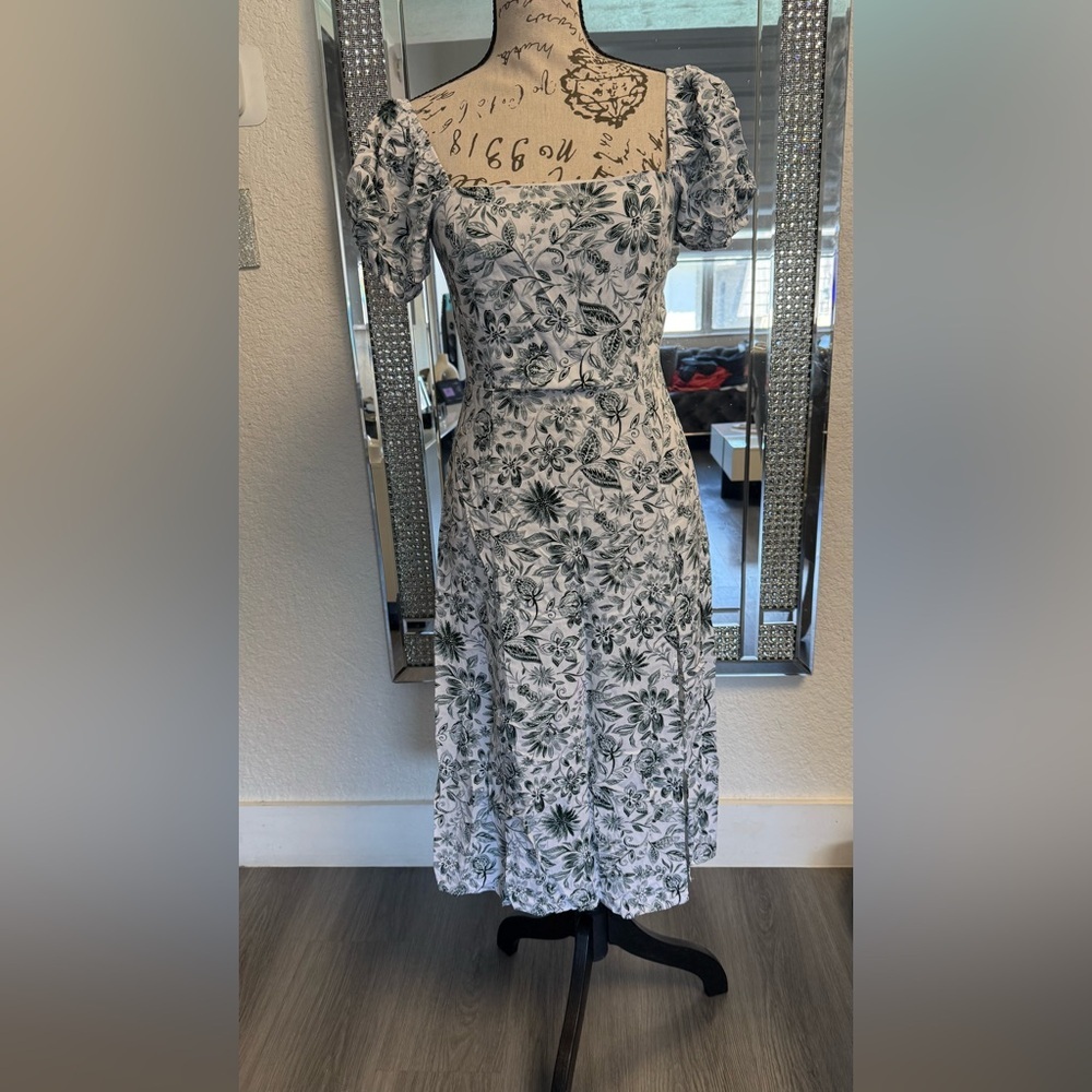 Francesca’s Mi Ami Floral Midi Dress - White & Green Cottagecore Slit Dress S - Picture 2 of 12